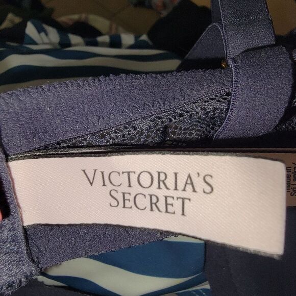 Victoria's Secret underwire plunge bra size 34dd - Picture 5 of 6